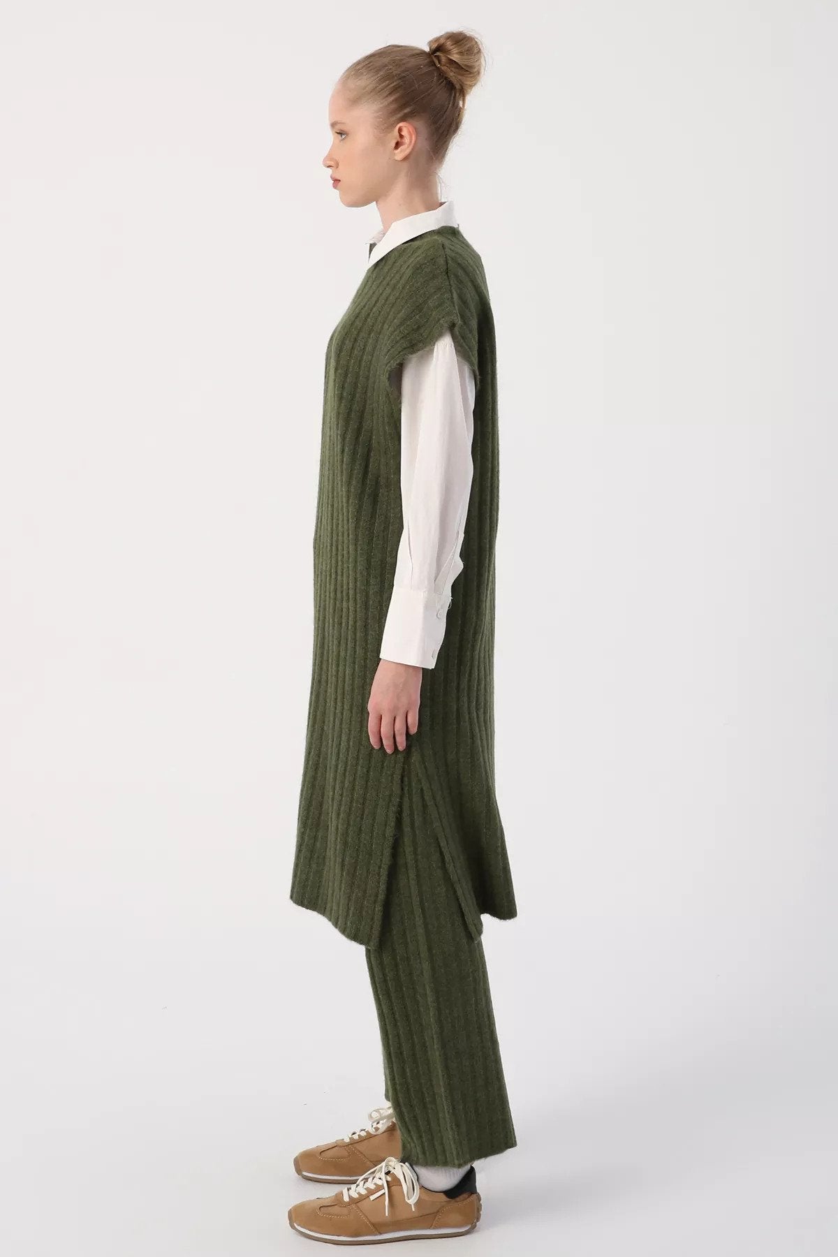 Drop Shoulder Ribbed Knitted Sleeveless Long Vest & Trousers