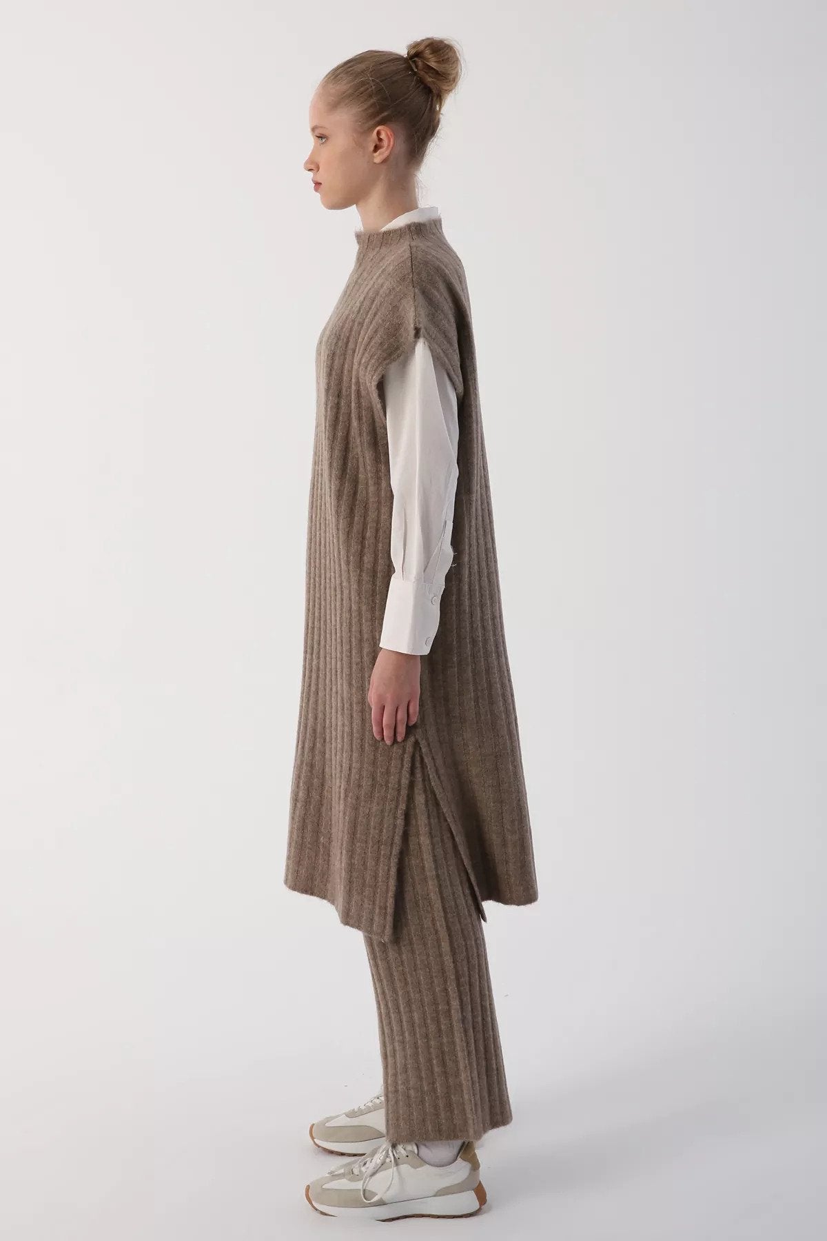 Drop Shoulder Ribbed Knitted Sleeveless Long Vest & Trousers