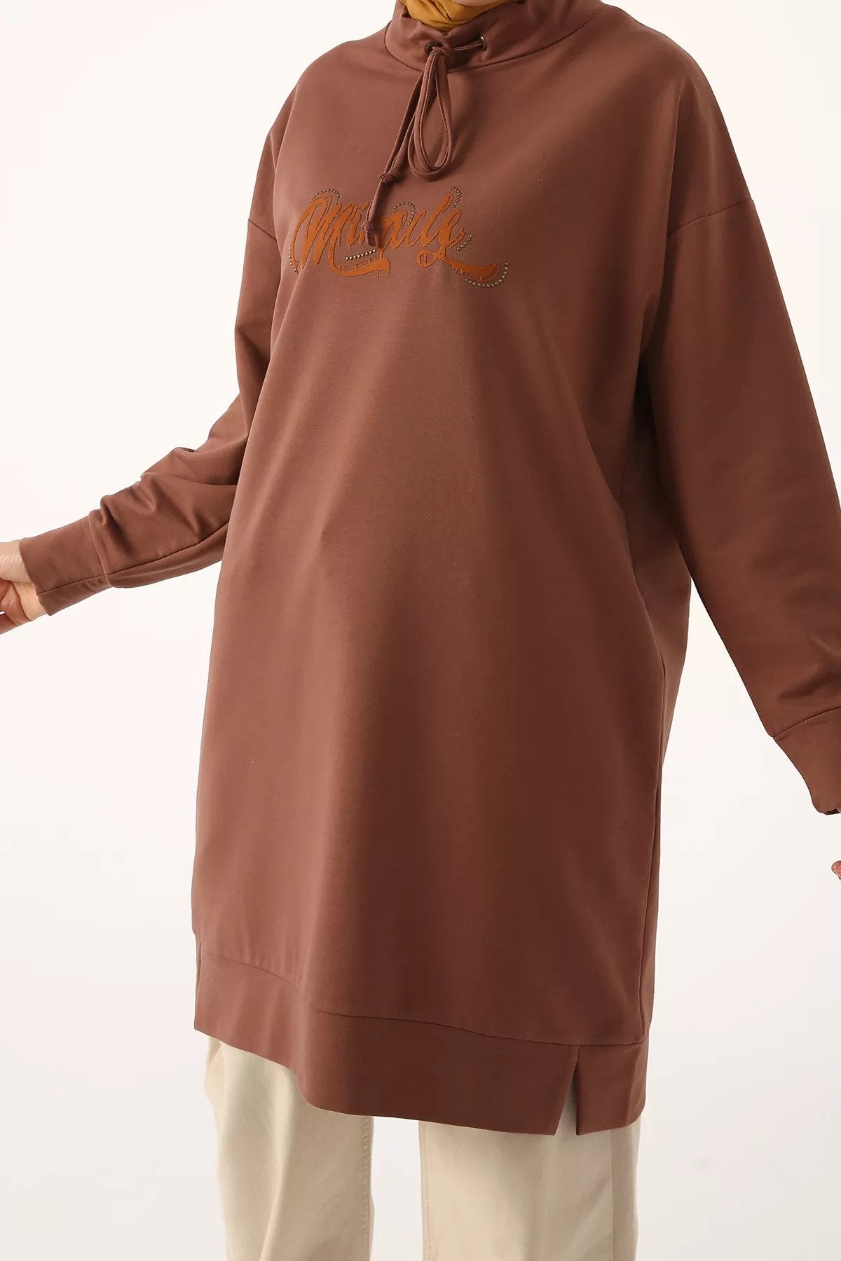 Long Oversized Sweatshirt with Standing Collar and Special Suede Traced Motto