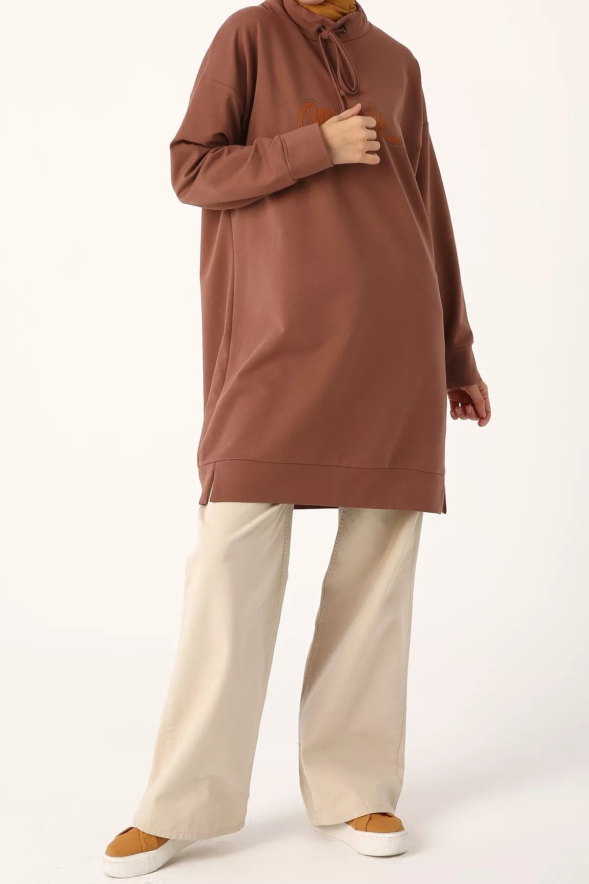 Long Oversized Sweatshirt with Standing Collar and Special Suede Traced Motto