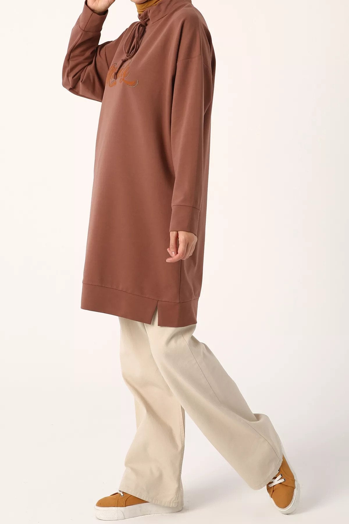 Long Oversized Sweatshirt with Standing Collar and Special Suede Traced Motto